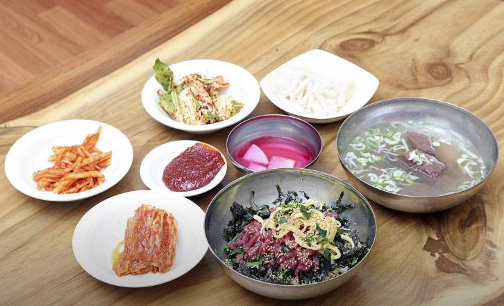 생생정보 홍경민 함평 생고기 육회비빔밥 낙지탕탕이 맛집(믿고 떠나는 스타의 고장)