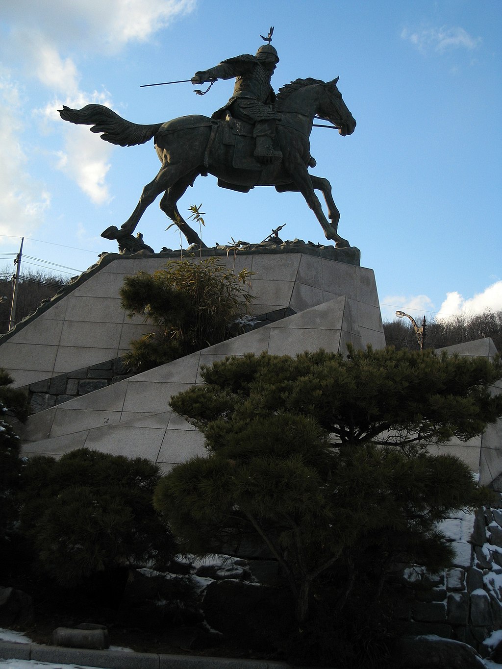 낙성대공원에 있는 강감찬 동상