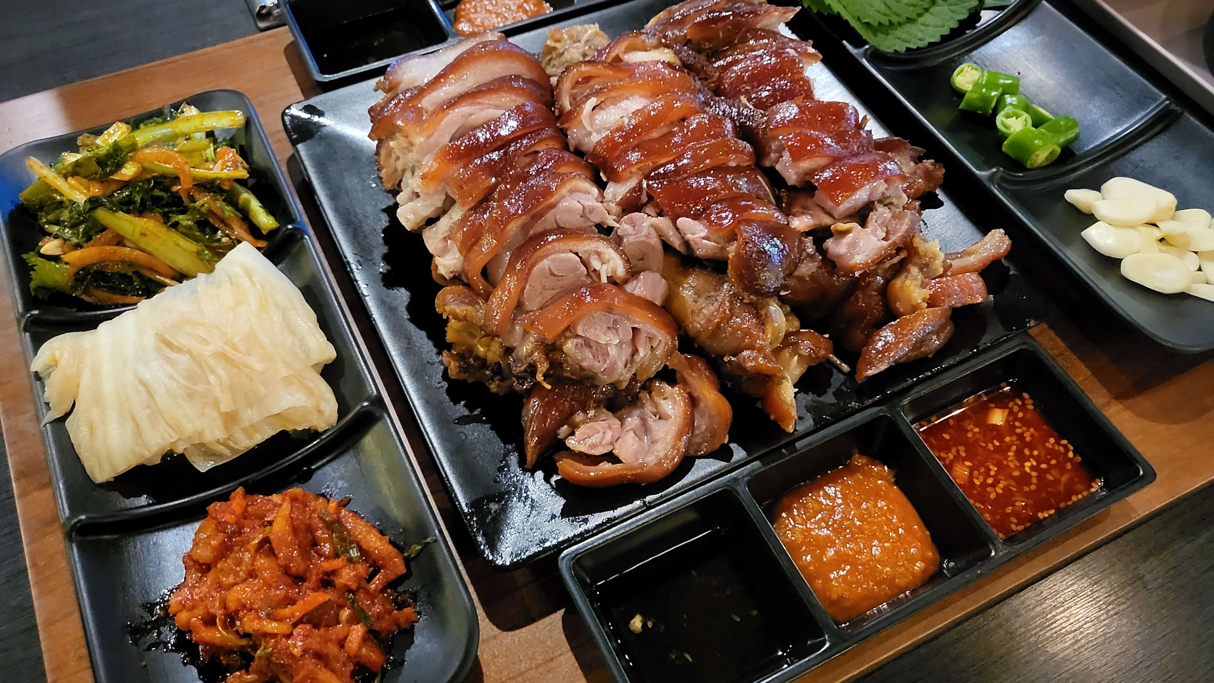 삼촌네족발 삼족 앞다리살 족발