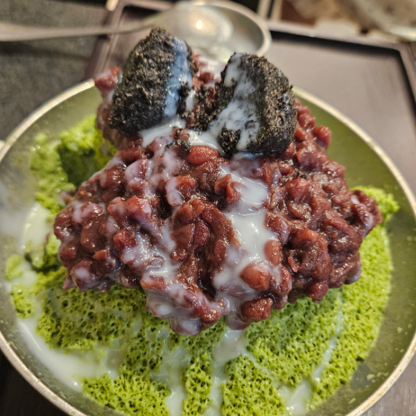잠실 롯데월드몰 베이커리 디저트 카페 아틀리에 폰드 베이크앤모어 연유 뿌린 우지 말차 빙수