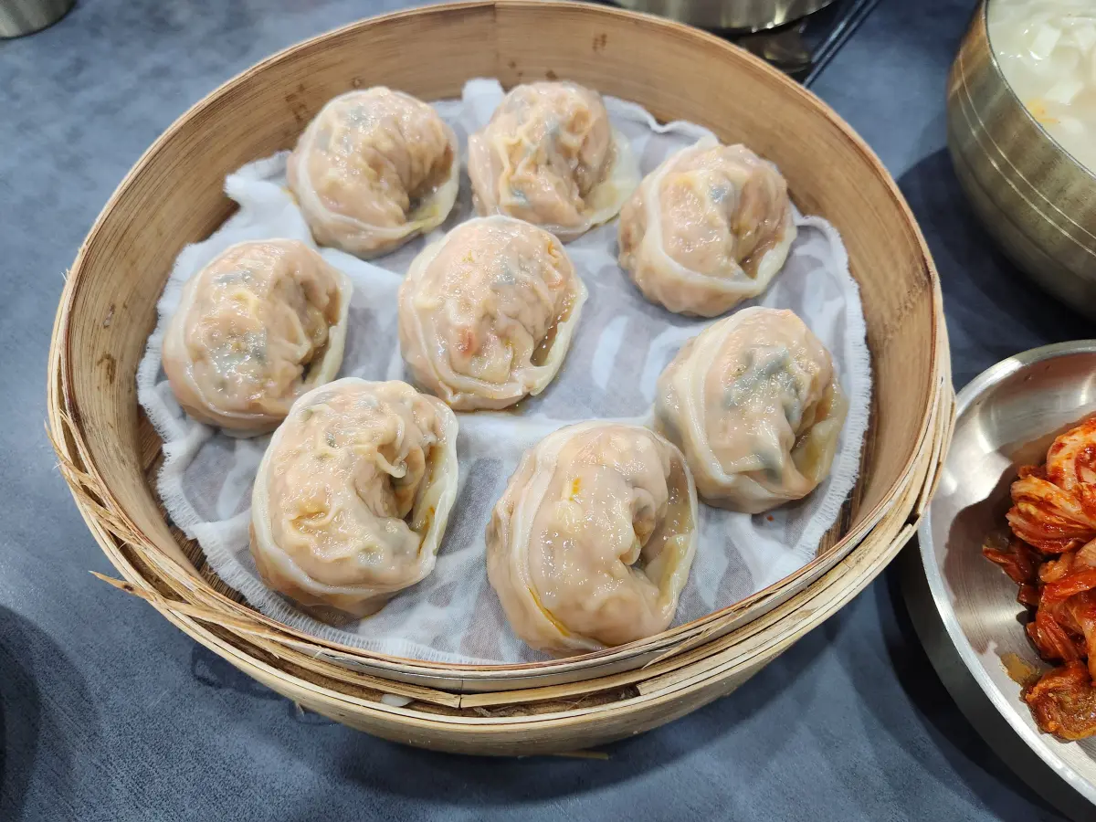 의정부-사골-칼국수-맛집-밀가마-국시집-먹음직스러운-손만두