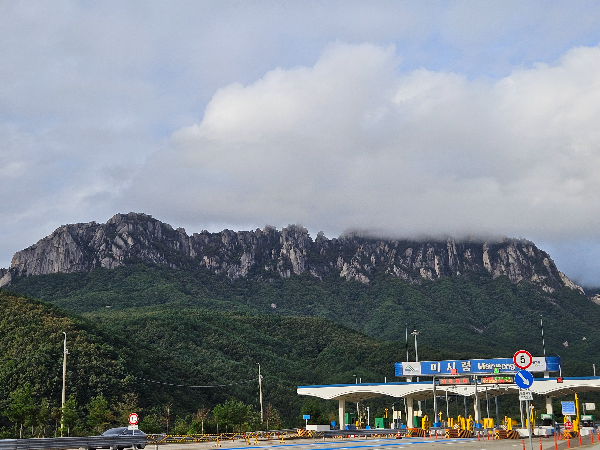 울산바위 촬영 장소 휴게소에서 한컷