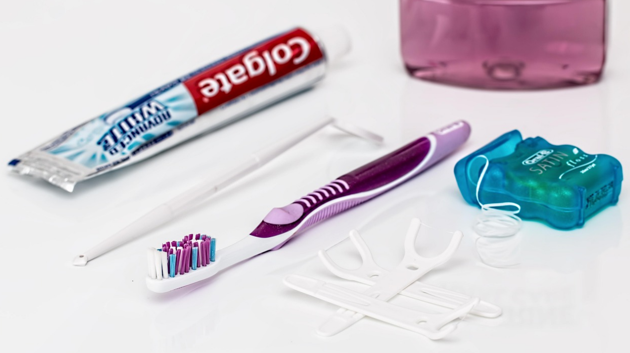 올바른 칫솔질과 구강 위생 용품 사용