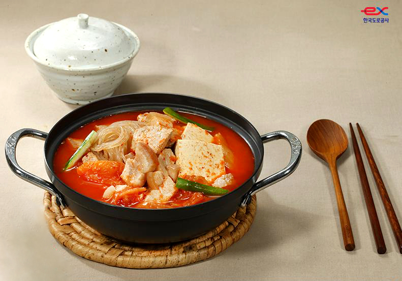 통도사휴게소 - 제주산흑돼지 김치찌개