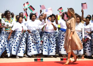 공개 반박 엡스타인 트럼프 와이프, 소개 관련성 부인