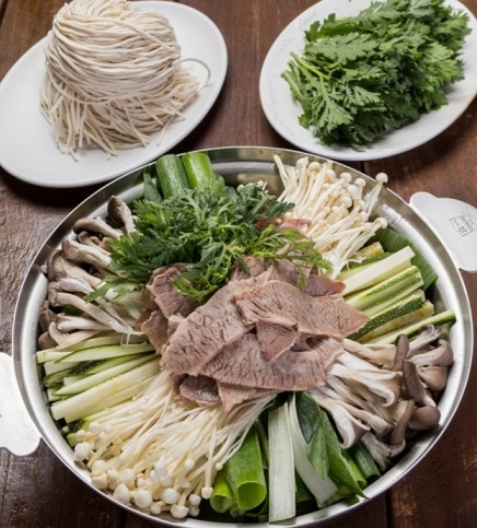 명동-곰국시집-전골국수