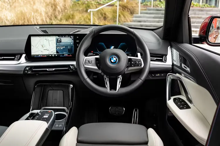BMW iX2 eDrive20 이미지