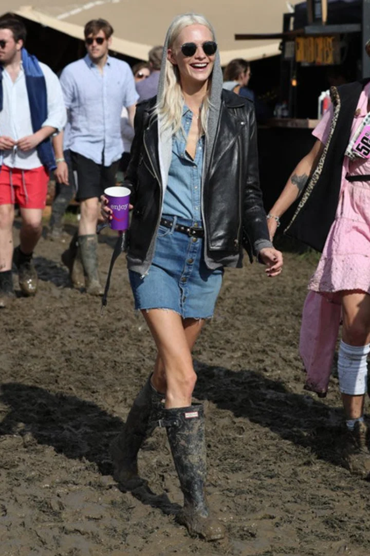 셀럽들의 페스티발룩 완성은 헌트부츠