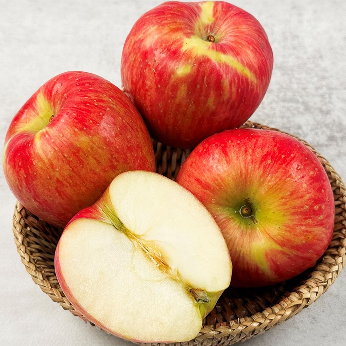 반으로 자른 사과