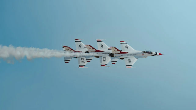 우주 개발과 군사 예산의 관계