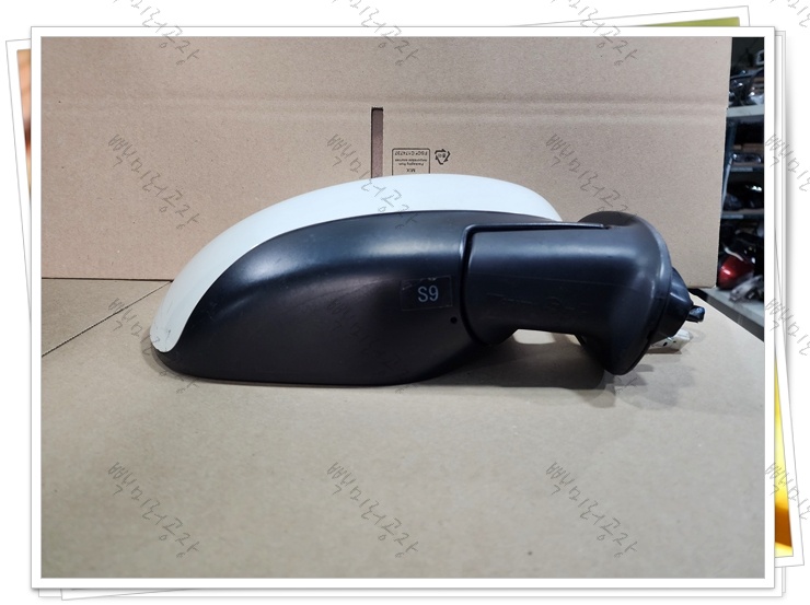 닛산 큐브(3세대) 중고 사이드미러 하단부