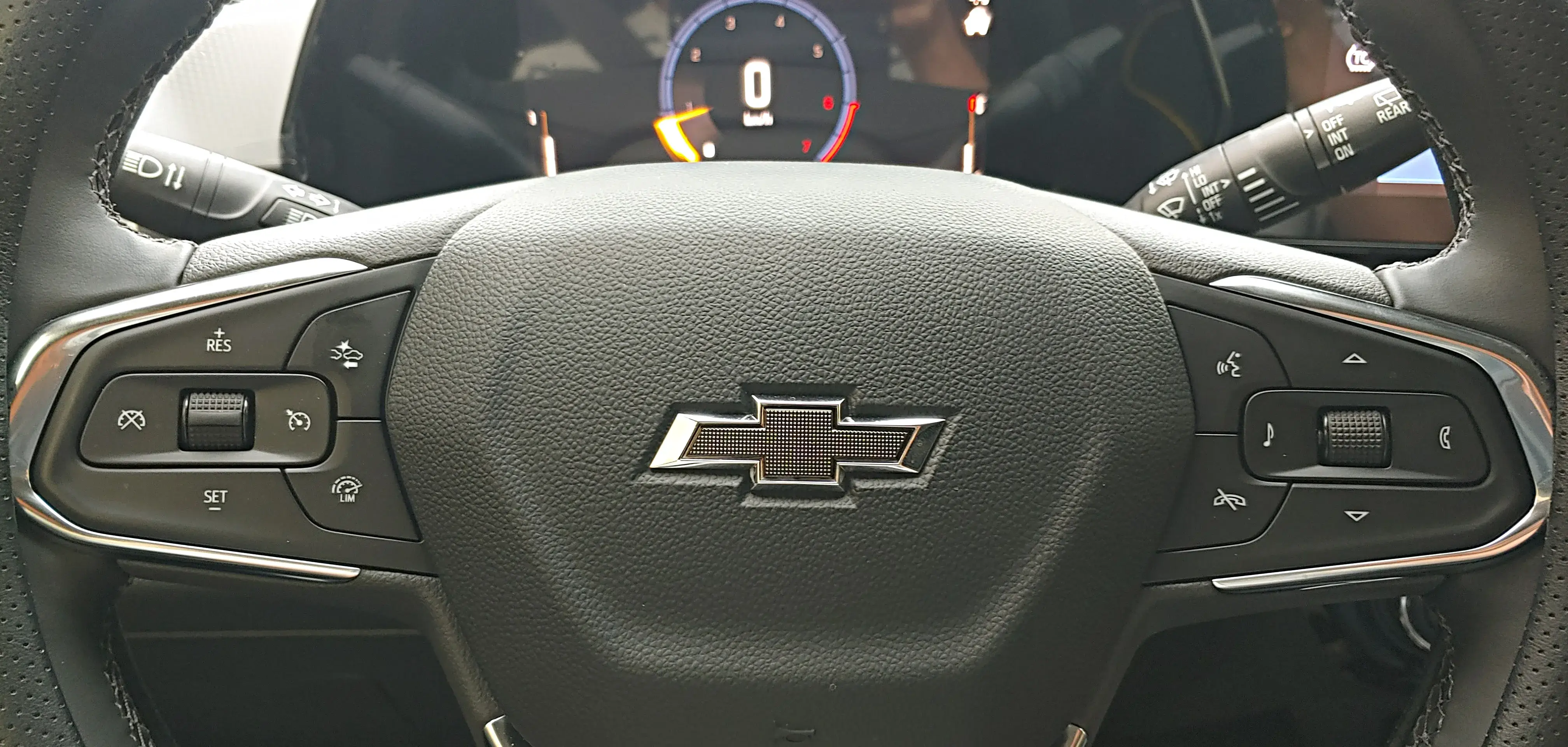 쉐보레 트랙스 크로스오버 내부 및 인테리어