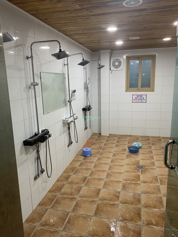 또올래캠핑장-샤워실