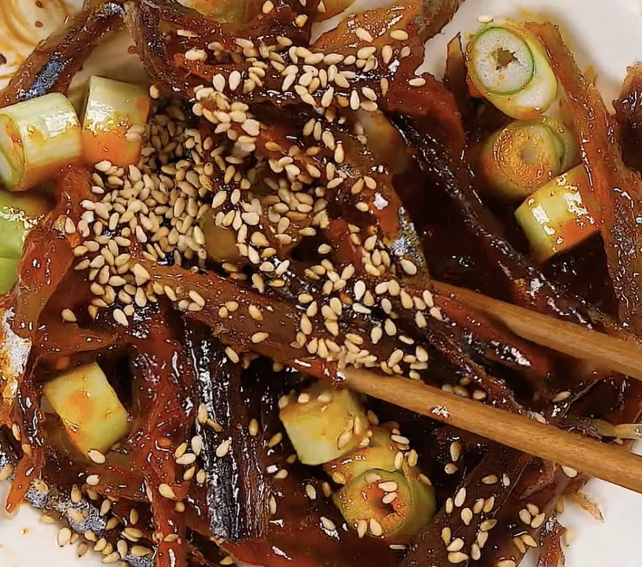 초장에 무친 과메기_배정길유튜브