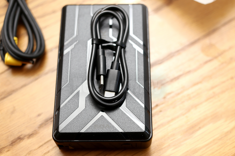 볼디스트 쿨링베스트 전용 파워뱅크 USB-C 케이블 구성품