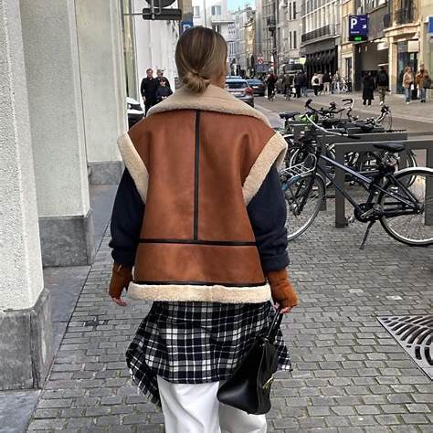 시어링 숏 무스탕 코디 스타일링