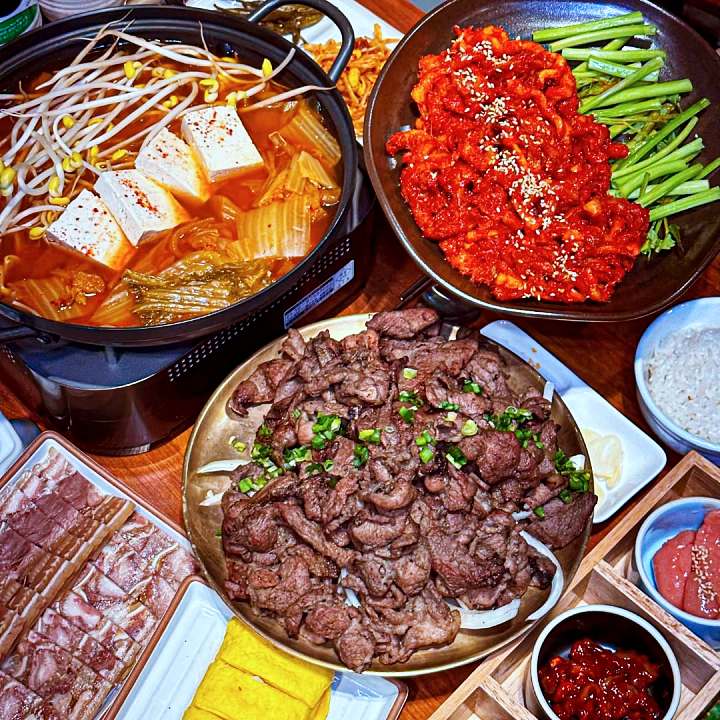생방송오늘저녁 석쇠 불고기 & 김치찌개 단돈 1만원 황태 김치찌개와 참숯에 석쇠로 구운 불고기 불백 백반집 중랑구 신내동 맛집 추천