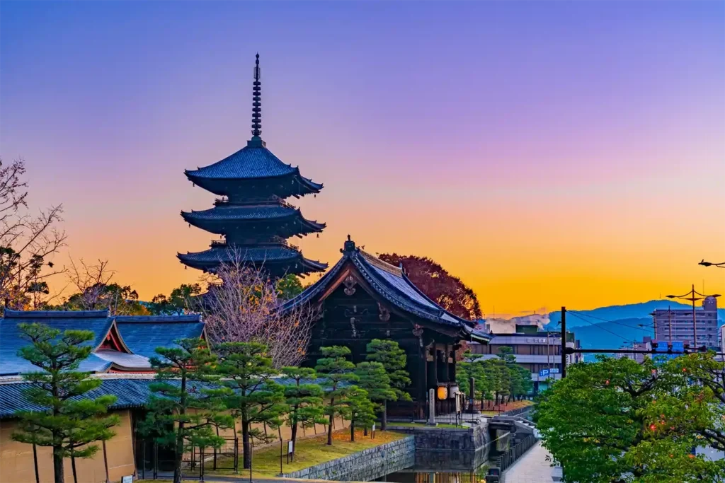 도지 (교토 역 주변)