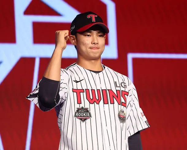 LG 신인 김영우 엘지 김영우 선수 전력 홈런 루키_8