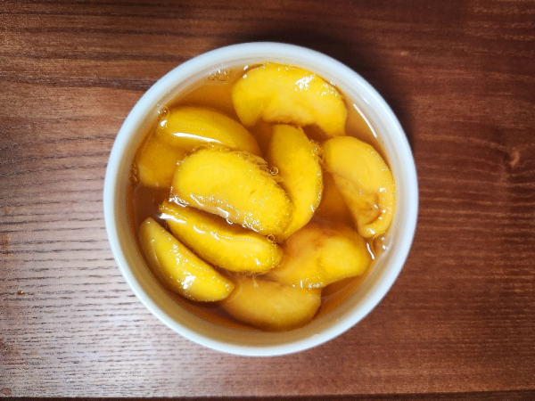 완성된 천도 복숭아 당절임