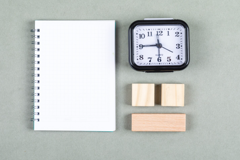 집중력을 높이기 위한 정리된 작업 환경과 시간 관리 도구