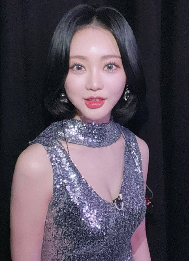 가수-홍지윤