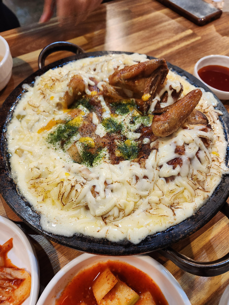 본토박이장작구이 치즈콘닭