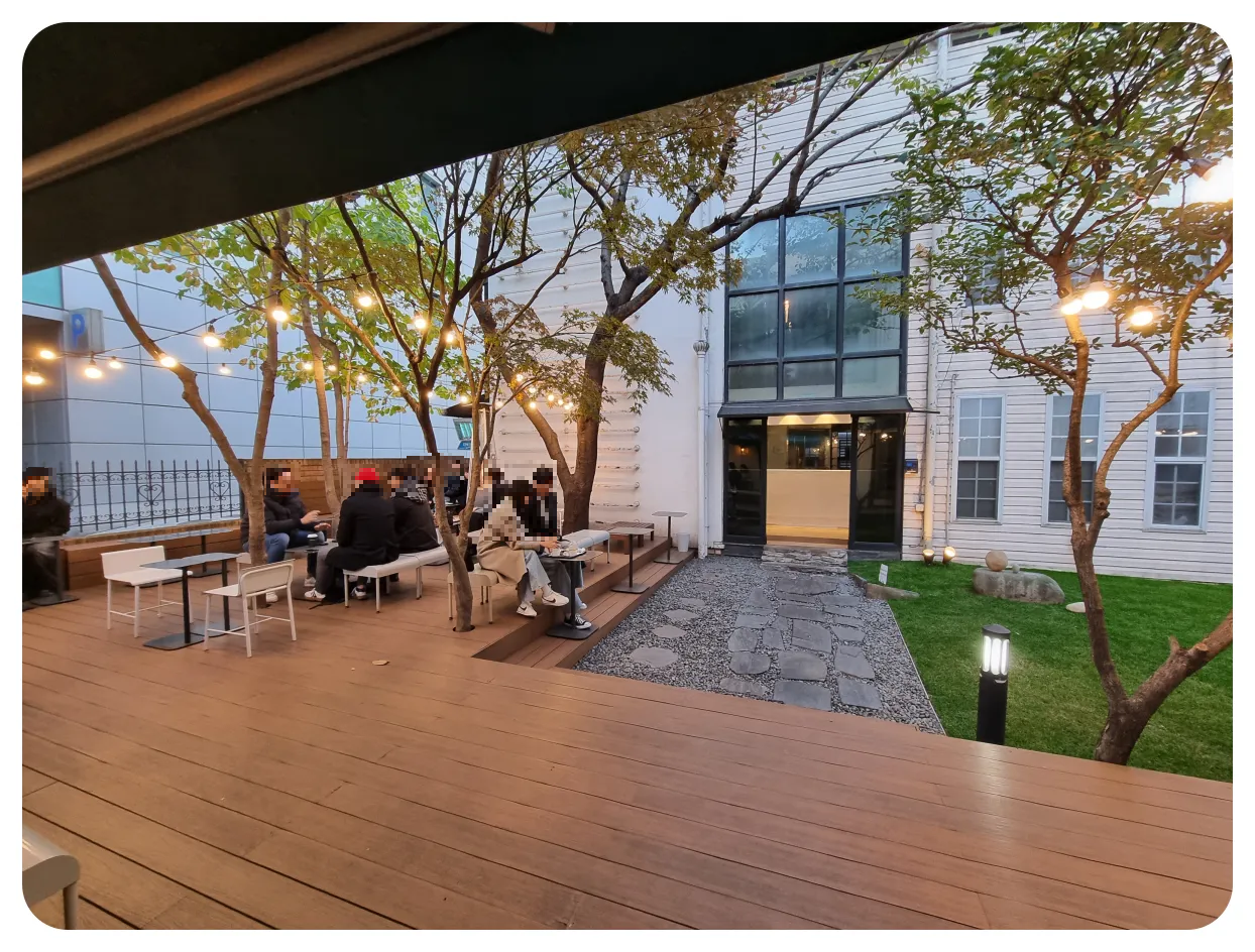 삼성역-포스톤즈-야외