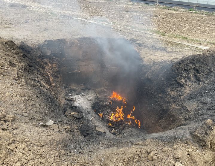 산청 소각 제초하는 사진