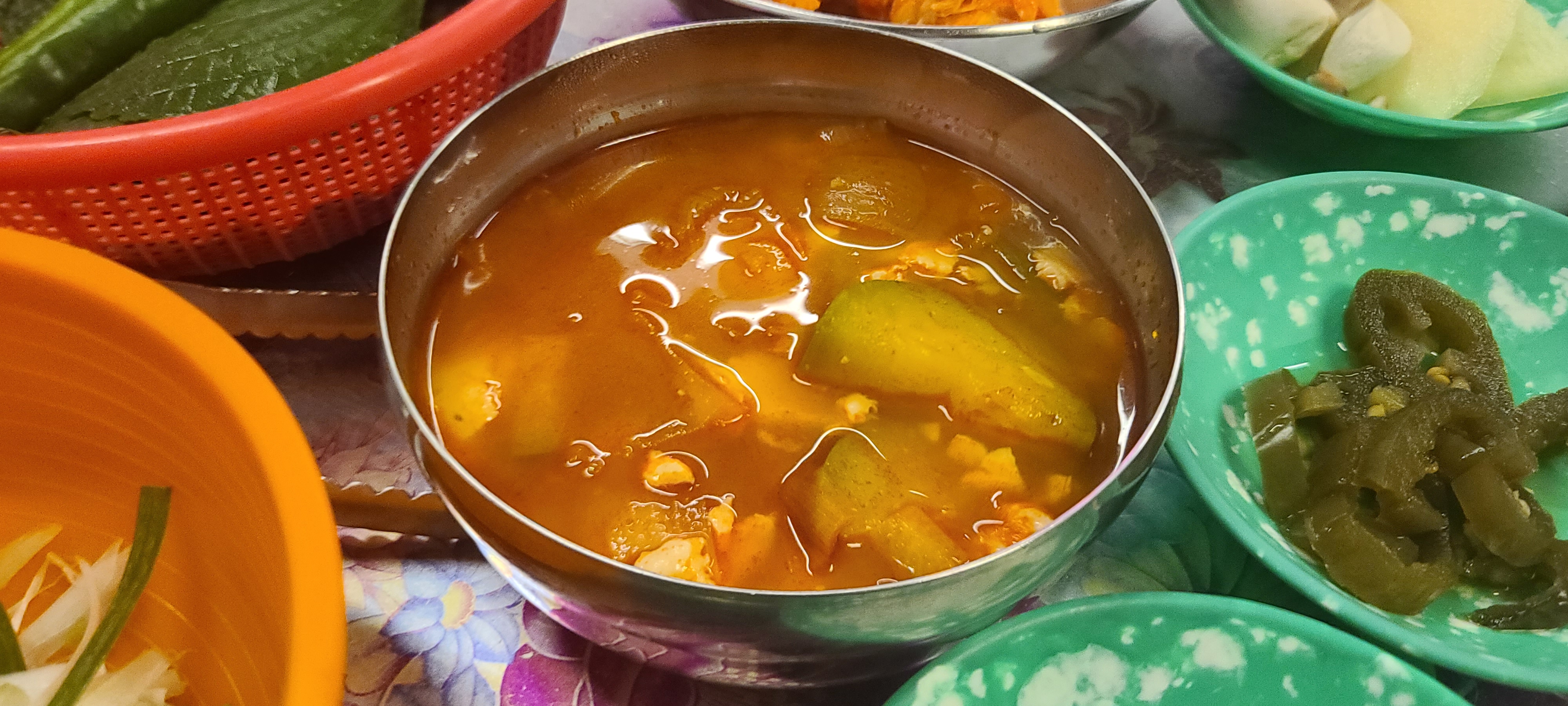 모란맛집 냉삼맛집 깜보 국내산생고기 복고풍 메뉴판 차림표 기본반찬 된장술밥