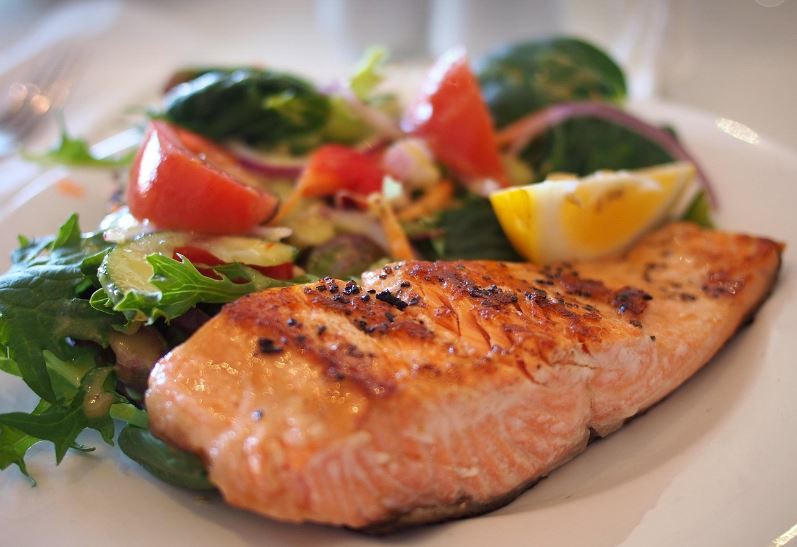 연어 아보카도 샐러드