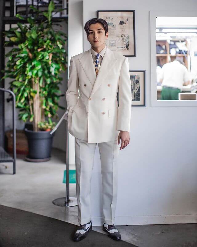 정장입은 김세준