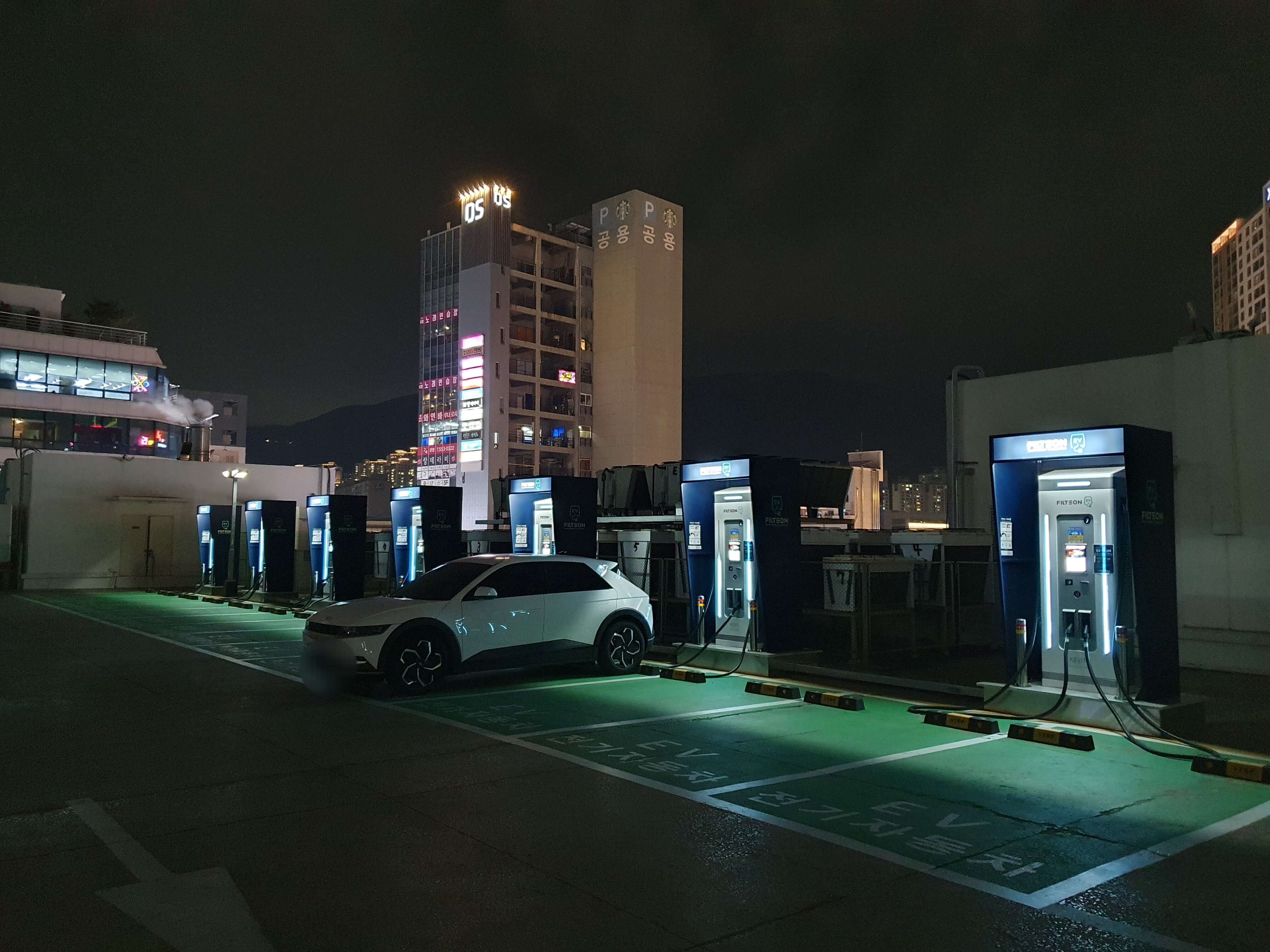 메가마트 동래점 주차장 3층 전기차 충전기