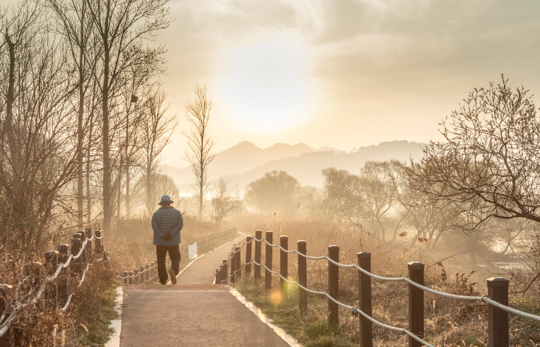 환절기 60대 이상을 위한 하루 운동법