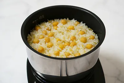 병아리콩 밥 섞기