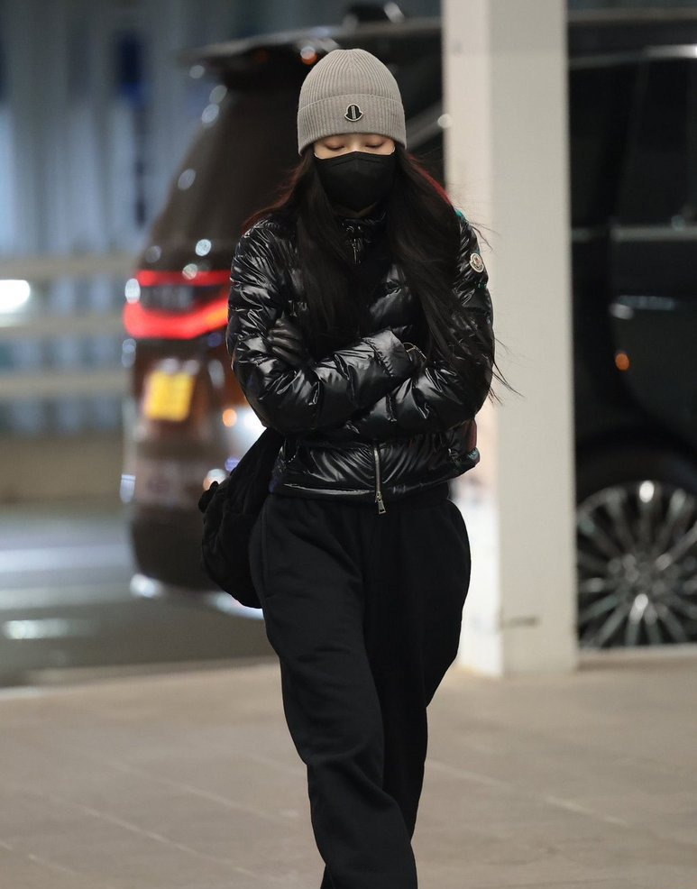 제니 몽클레어 패딩