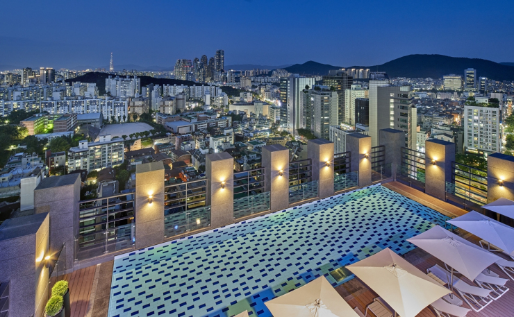계절 상관없이 즐기는 서울 호텔 루프탑 수영장 BEST 05 L7 홍대 바이 롯데, SR 호텔 마곡,H 에비뉴 호텔 건대 포함