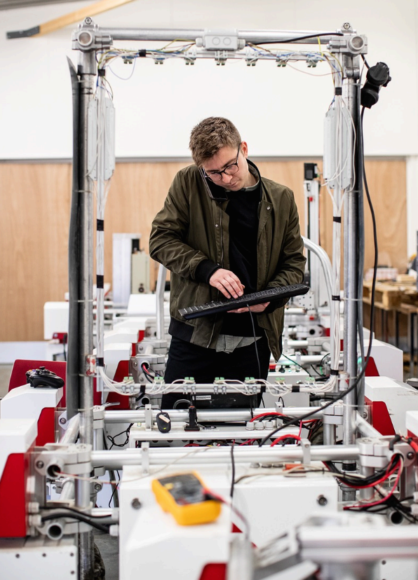 전고체 배터리 상용화, 전기차 산업의 판을 바꾸다