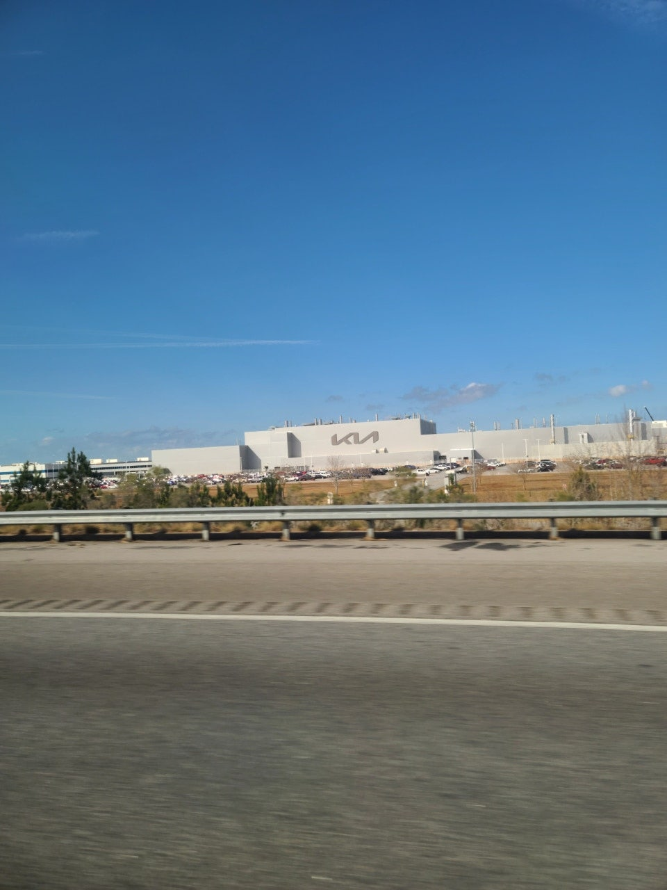 정말 거대한 기아 공장의 모습이다.