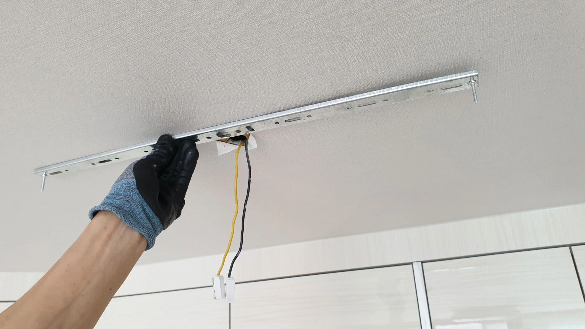 브래킷 설치 위치