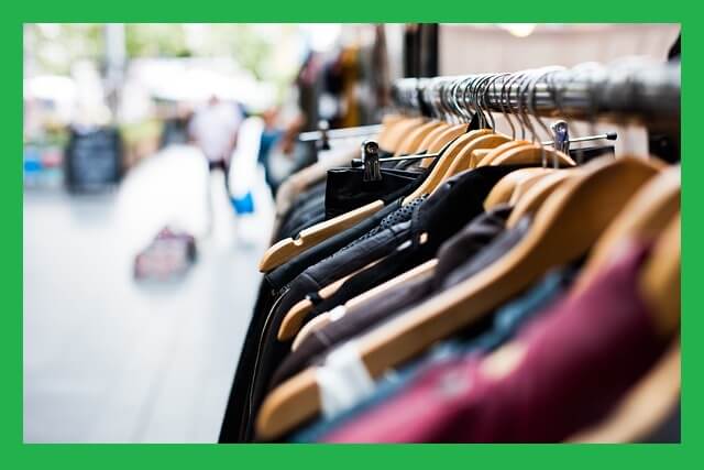 마트-매장-의류-진열