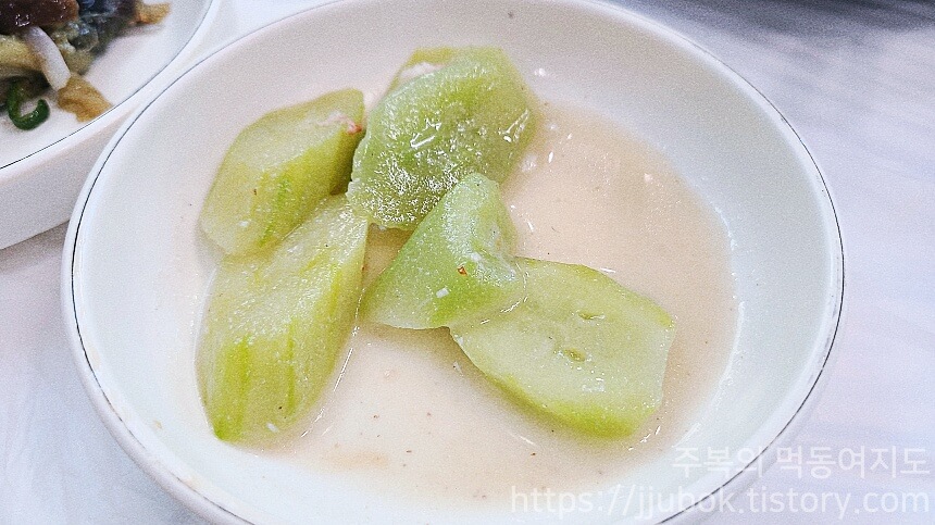 두꺼비게장-돌게장정식-밑반찬-2