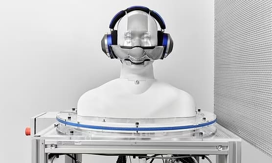 다이슨&#44; 공기정화 기능있는 헤드폰 개발 VIDEO: Dyson&#39;s bizarre new Zone headphones have a built-in air purifier...