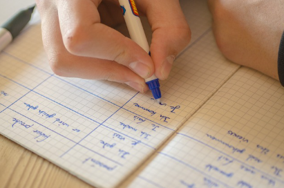 AI와 함께 하는 언어 학습: 대화 시뮬레이션, 발음 교정, 문화적 맥락까지 배우는 법