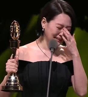 "형부 구준엽 사랑해"서희제, 언니 그리워 시상식 오열, 대만도 울렸다