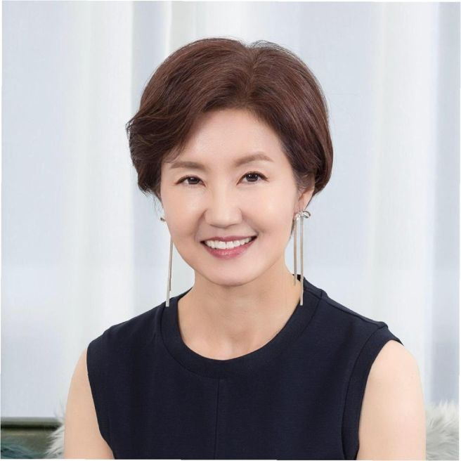 김자영 아나운서 나이 프로필 학력 고향 김민석 전처 이혼 사유 가족 방송 진행 및 경력 교수 행보 총정리