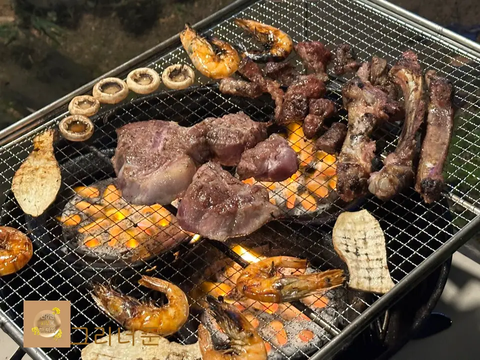 숯불-바베큐-돼지고기-소고기-새우-버섯