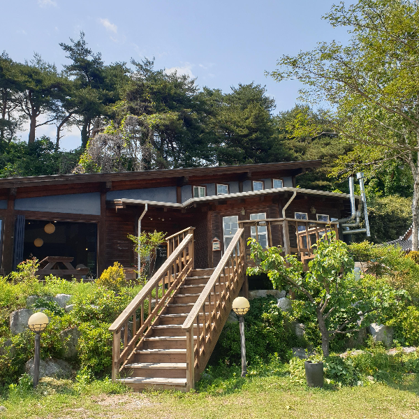 강릉 로스터리 카페 '크레마 코스타'에서 즐기는 스페셜티 커피