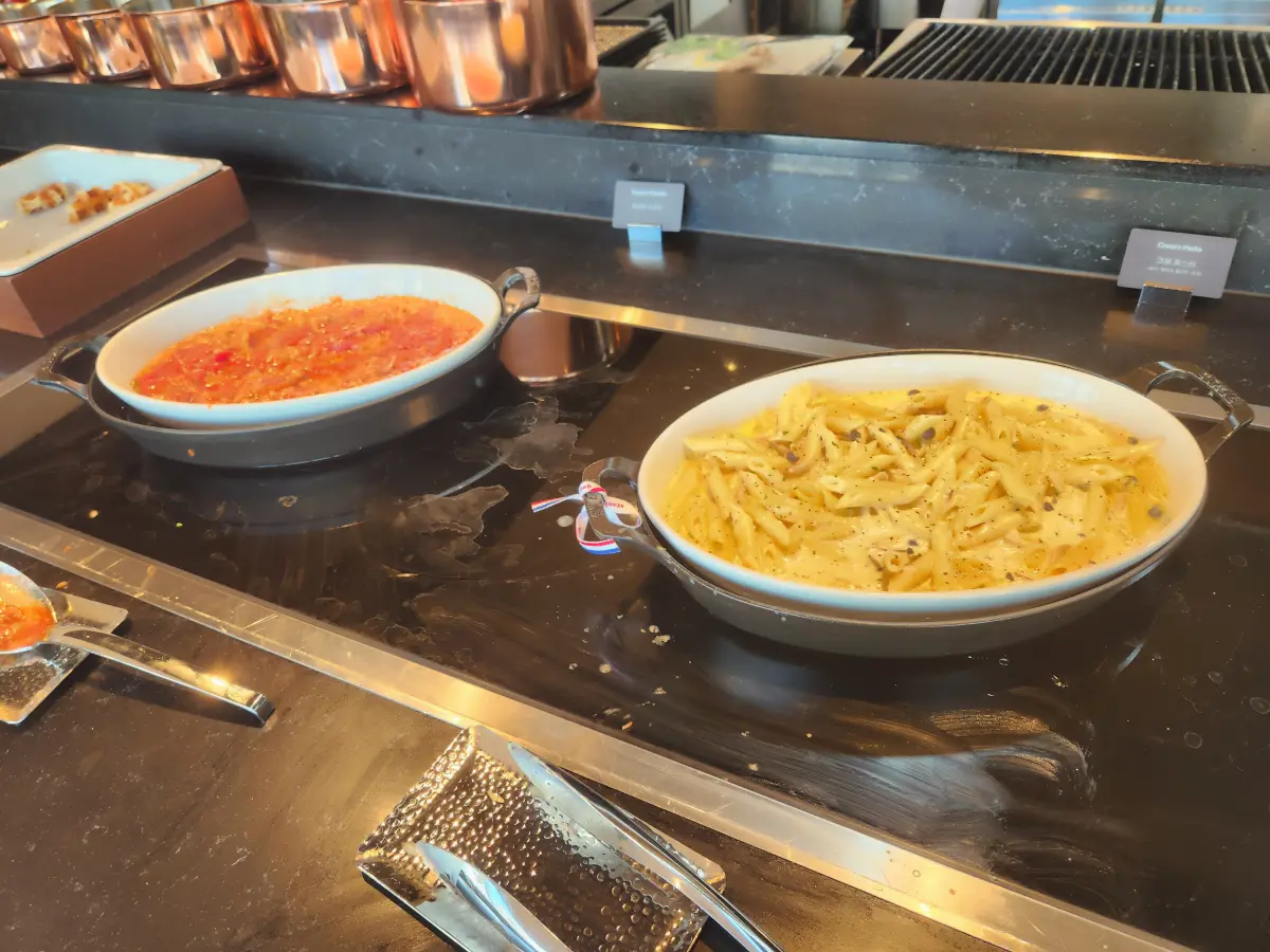 머큐어-모아시스-뷔페-파스타와-리조또