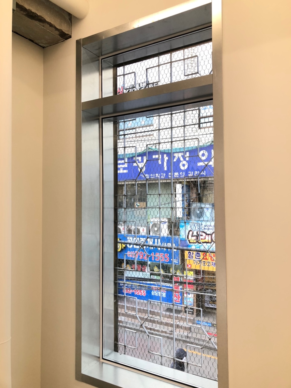 가나아트-보광-2층-창틀